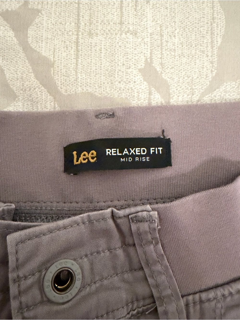 Lee Relaxed Fit Mid Rise Capri pants size 10 in grey
